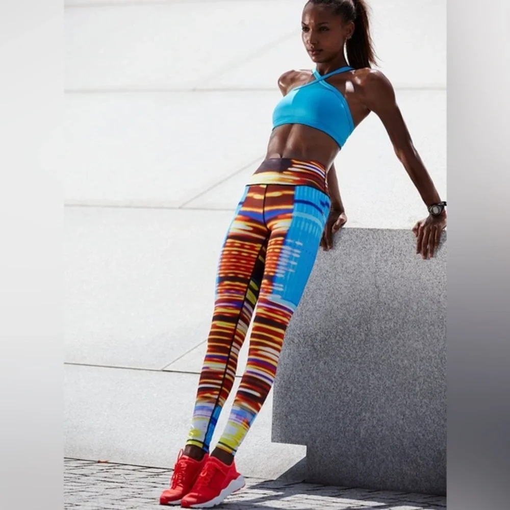 VICTORIAS SECRET SPORT RARE CITY LIGHTS LEGGINGS